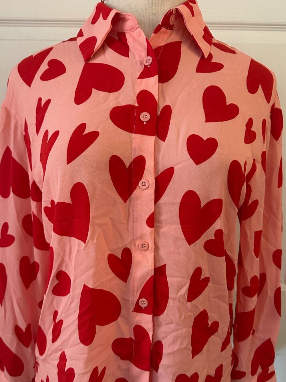 Emery Rose Pink & Red Heart Print Button-Down Long Sleeve Shirt Size Medium